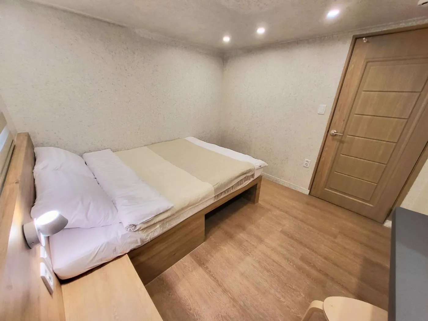 Apartment Ferienwohnung Mod & Mood Seoul
